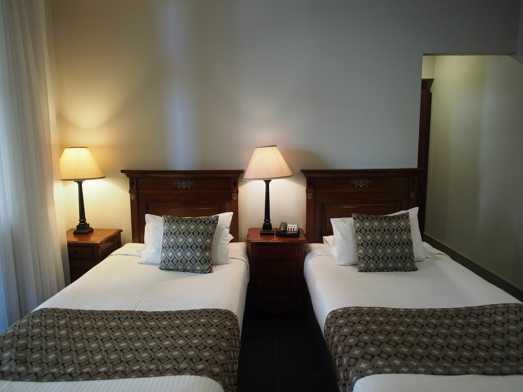 Hotel Bondi Bondi Beach Екстер'єр фото